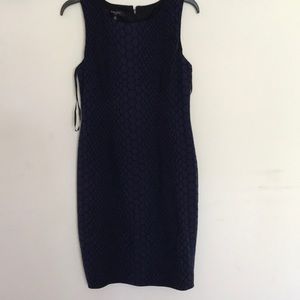 Soft Nine West 🐍 esque dress! 💙